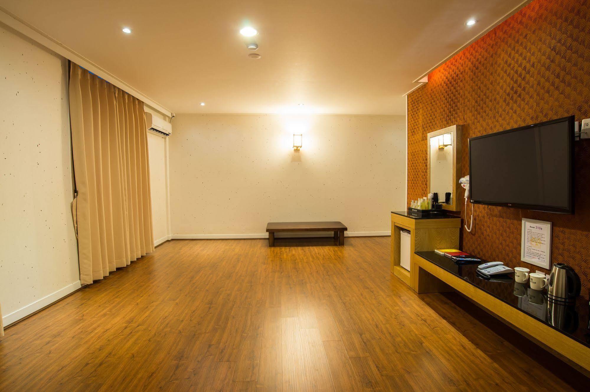 Pungnam Tourist Hotel Чонджу Экстерьер фото